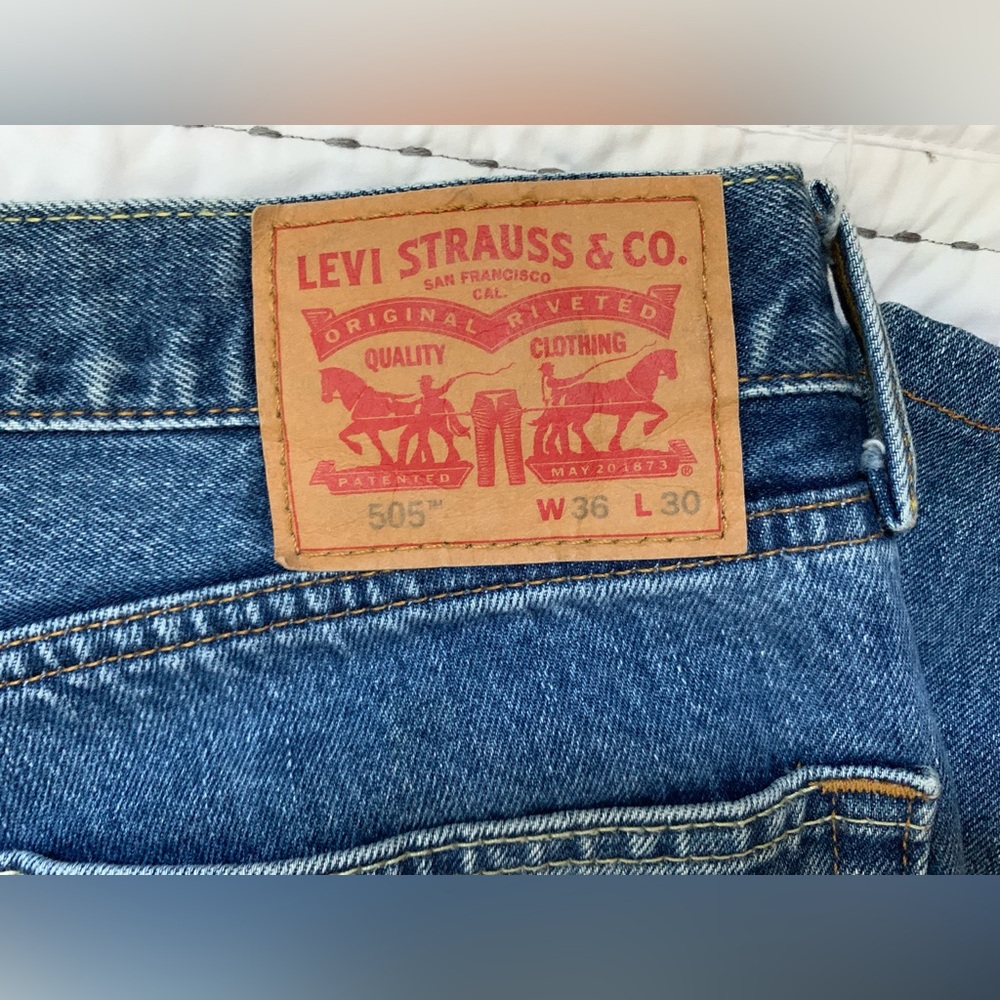 Levi’s 505 36x30(22) hemmed to 36x22 Good Condition Cropped - Picture 6 of 6